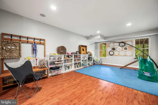 $550,000 | 102 Dundee Mills Lane, Wallingford, PA 19086