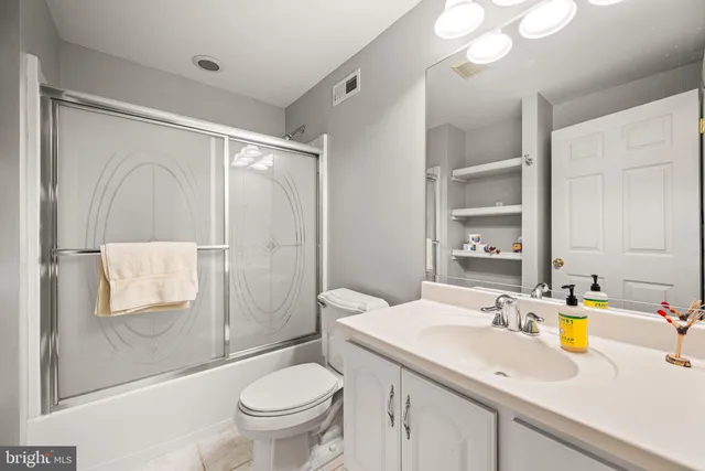 $550,000 | 102 Dundee Mills Lane, Wallingford, PA 19086