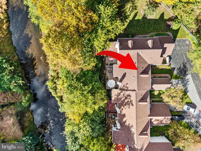 $550,000 | 102 Dundee Mills Lane, Wallingford, PA 19086