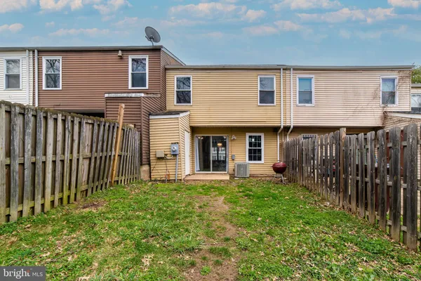 $285,000 | 5936 Applegarth Place, Capitol Heights, MD 20743