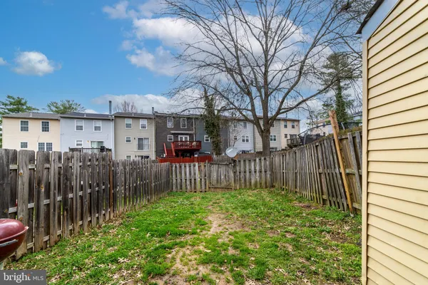 $285,000 | 5936 Applegarth Place, Capitol Heights, MD 20743