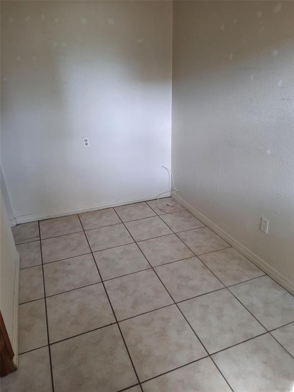 2553 52nd Avenue North St. Petersburg, FL 33714 - Photo 5 of 6