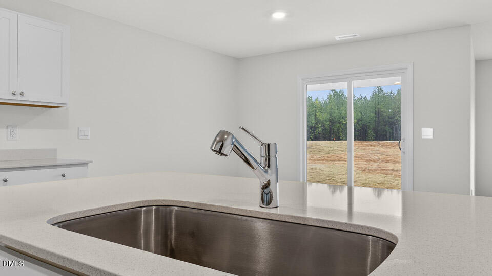 113 Daniel Road Smithfield, NC 27577 - Photo 6 of 40 Kitchen