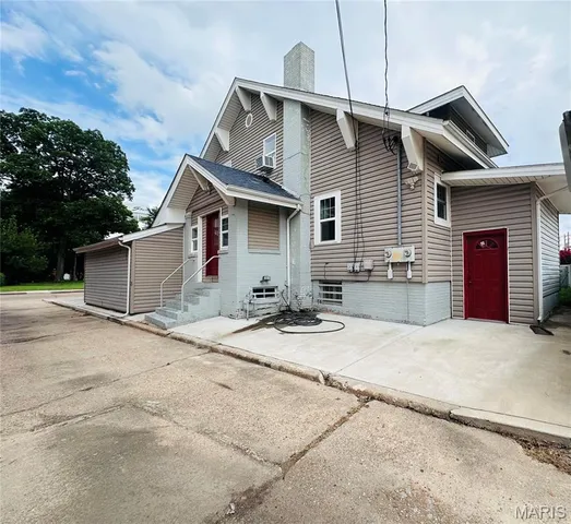 $237,000 | 203 North Kingshighway, Sikeston, MO 63801