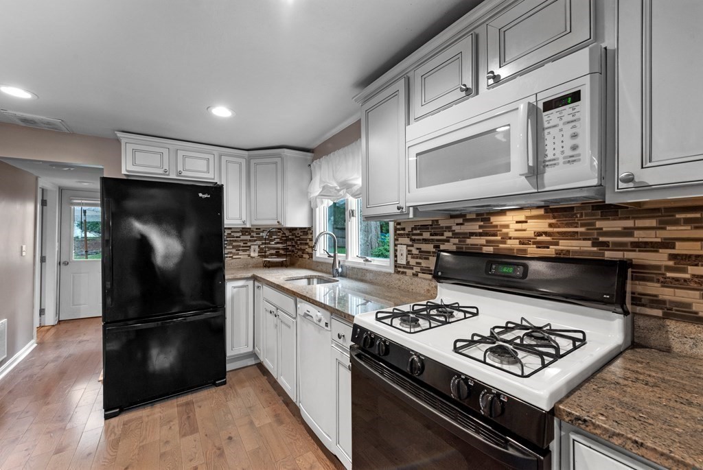 1 Pinecrest Road North Reading, MA 01864 - Photo 14 of 26 Gallery Image 14