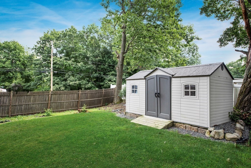 1 Pinecrest Road North Reading, MA 01864 - Photo 5 of 26 Gallery Image 5