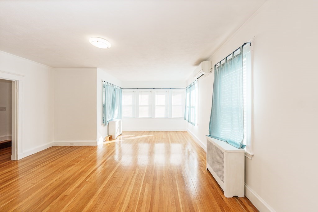 195 Holbrook Road Quincy, MA 02171 - Photo 4 of 30 Gallery Image 4