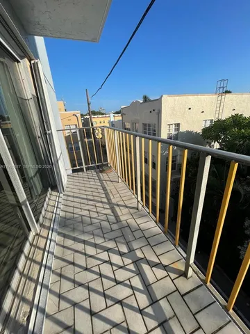 $350,000 | 1235 Pennsylvania Avenue, Unit 4E, Miami Beach, FL 33139