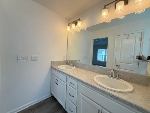 $2,200 | 618 Nielsen Place, The Villages, FL 32163