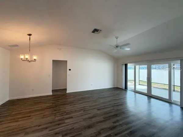 $2,200 | 618 Nielsen Place, The Villages, FL 32163