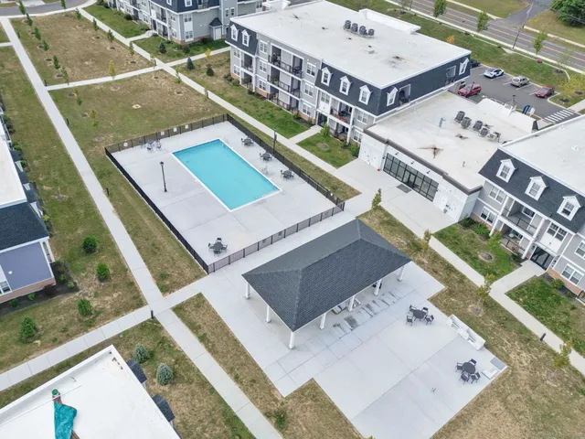 $2,129 | 280 Salmon Brook Street, Unit 6202A, Granby, CT 06035