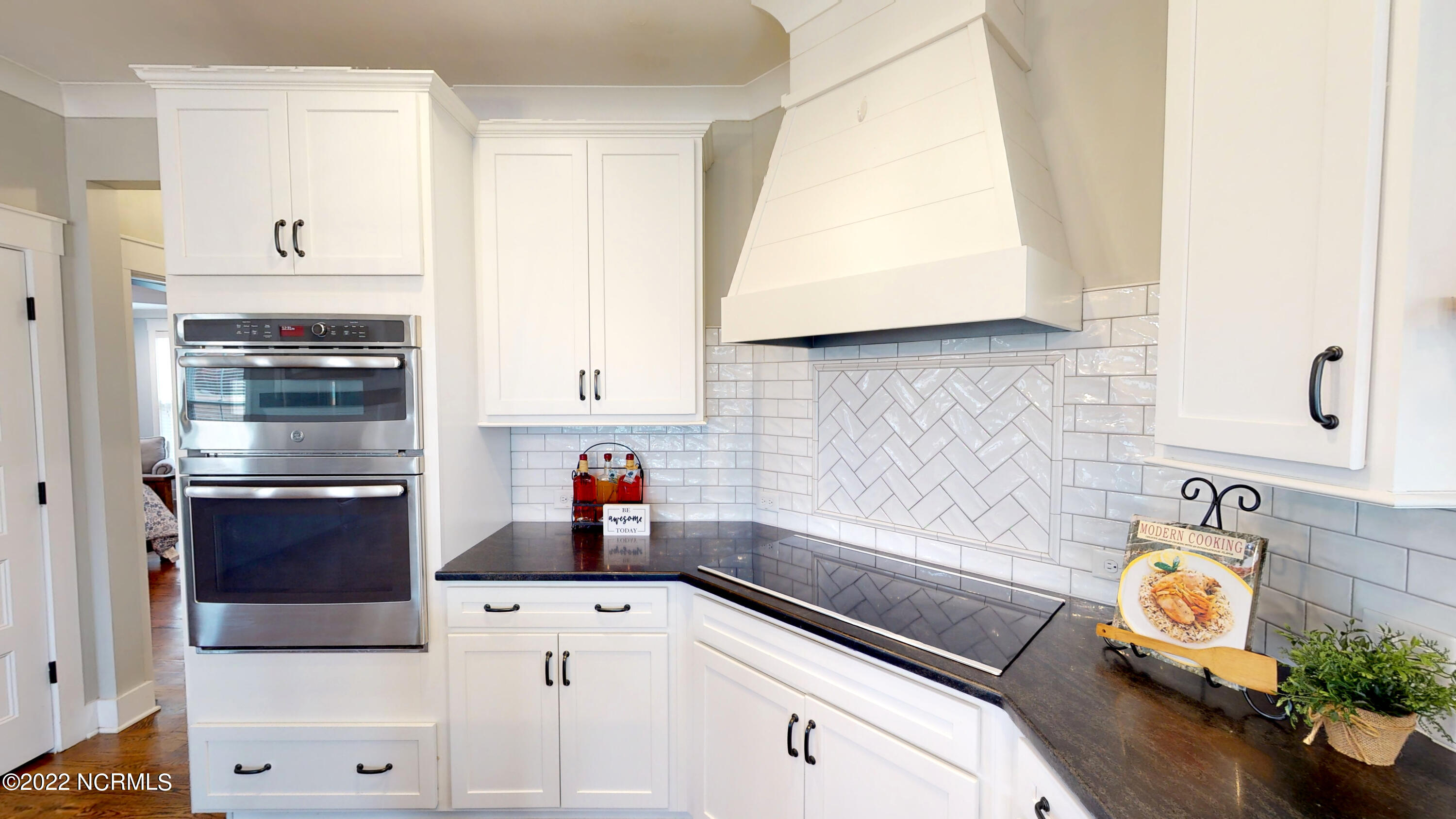 2584 Shoeheel Road Selma, NC 27576 - Photo 19 of 50 C e Kitchen