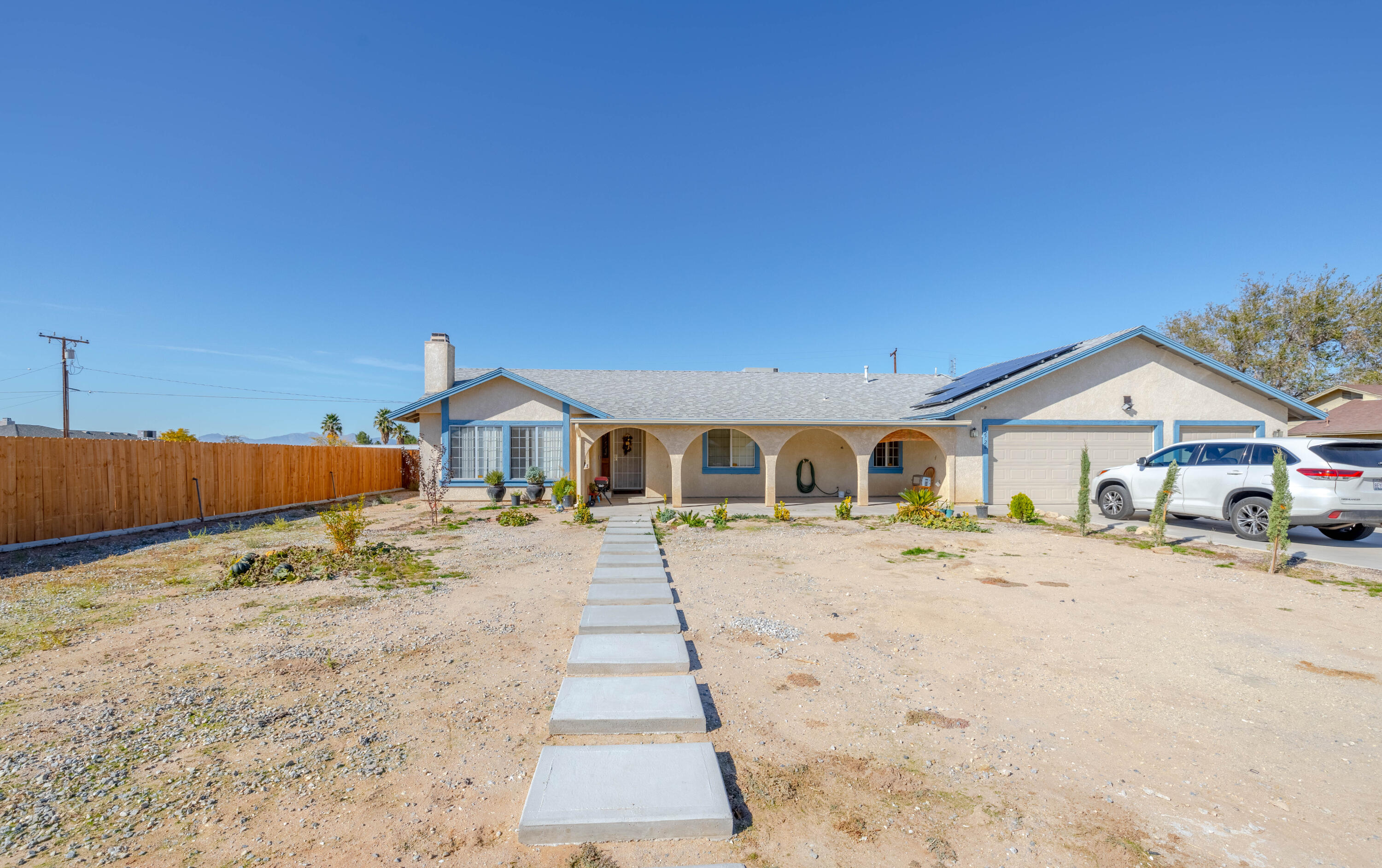 12728 Running Deer Road Apple Valley, CA 92308 - Photo 4 of 28 0G7A8125-HDR