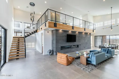 $1,189,000 | 8510 South 9th Drive, Unit 20, Phoenix, AZ 85041