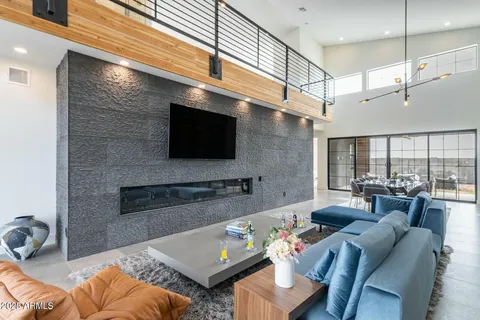$1,189,000 | 8510 South 9th Drive, Unit 20, Phoenix, AZ 85041