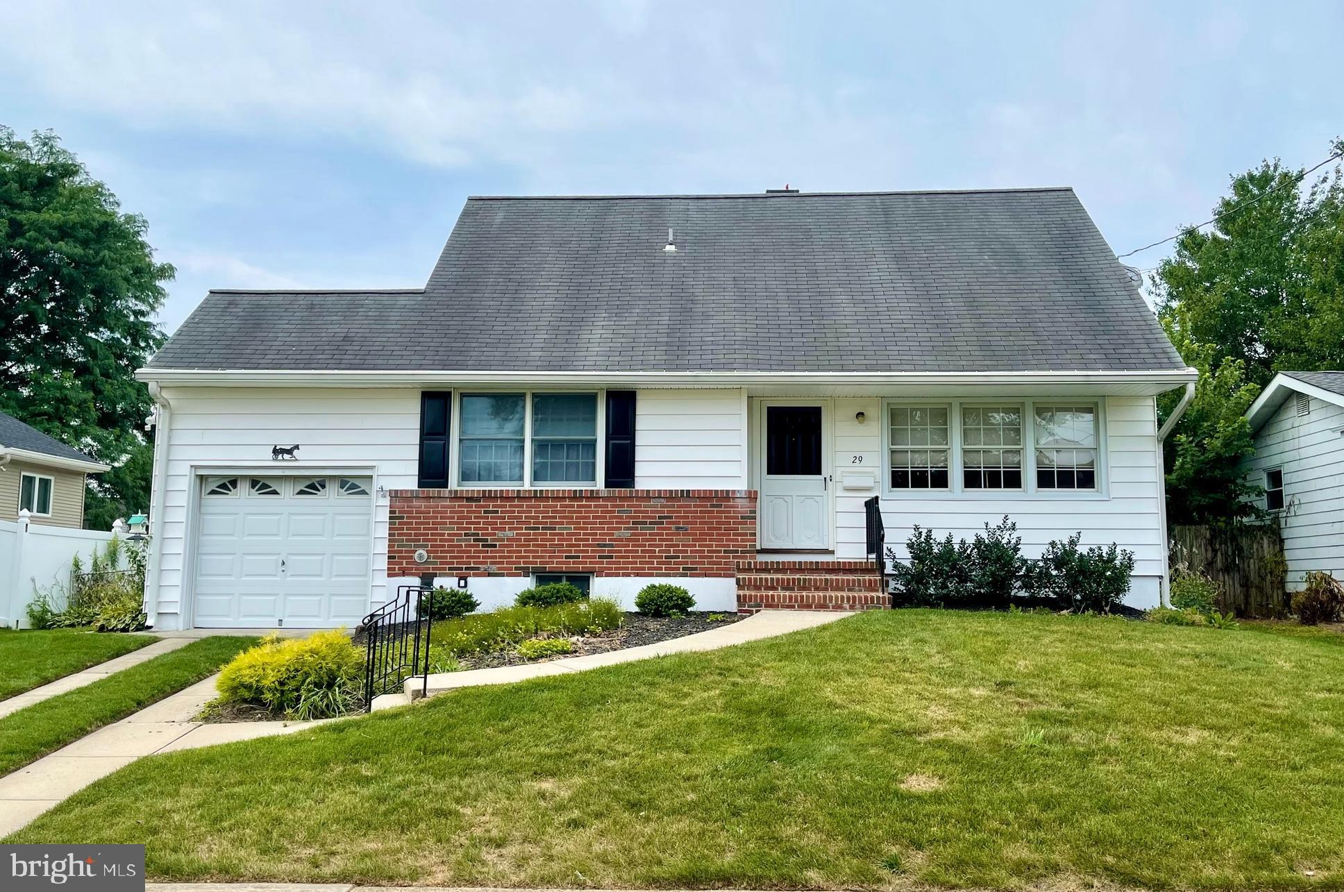 29 Rolling Lane Hamilton, NJ 08690 - Photo 1 of 21