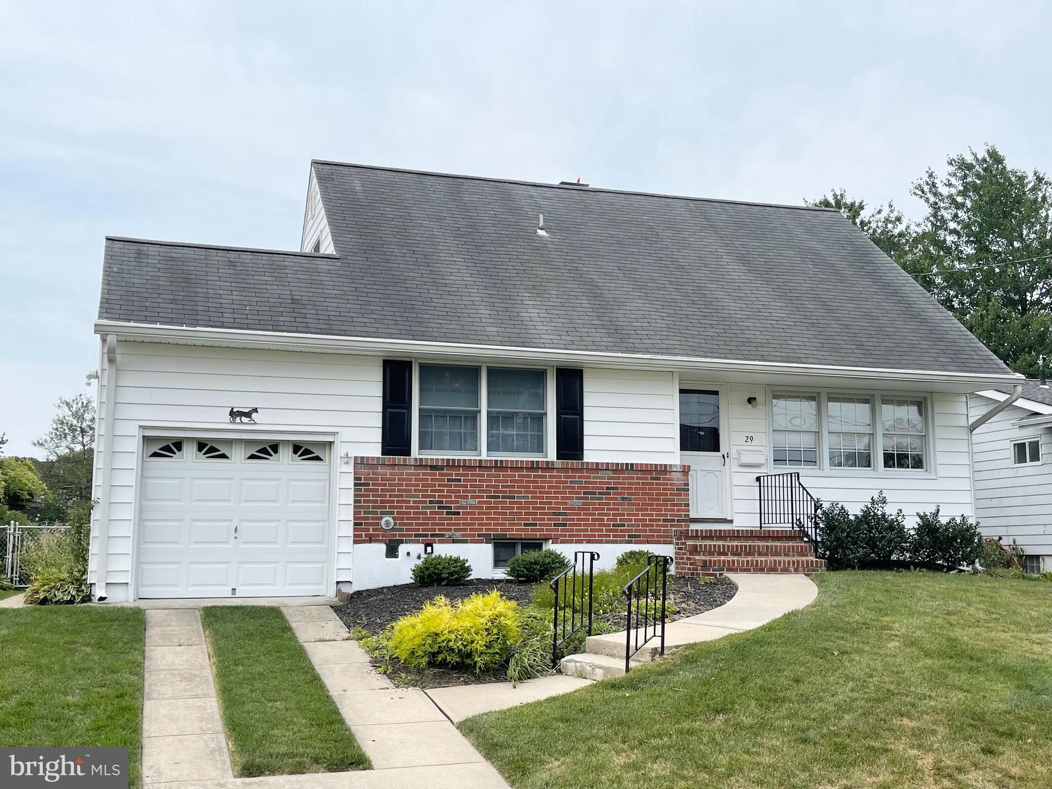 29 Rolling Lane Hamilton, NJ 08690 - Photo 2 of 21
