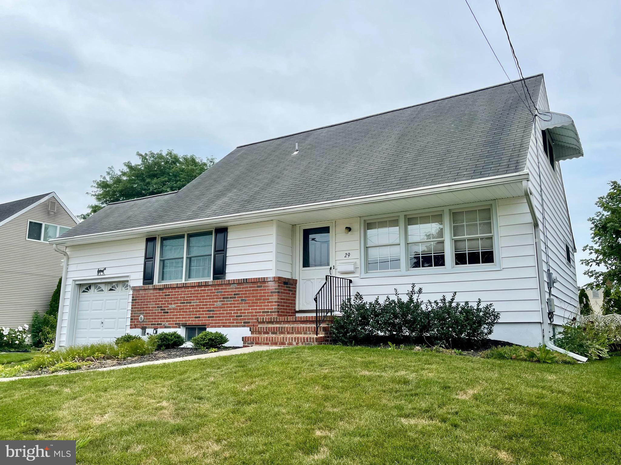29 Rolling Lane Hamilton, NJ 08690 - Photo 3 of 21