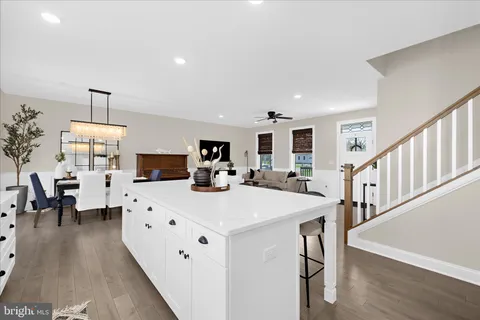 $869,900 | 122 North Lake Drive, Stevensville, MD 21666