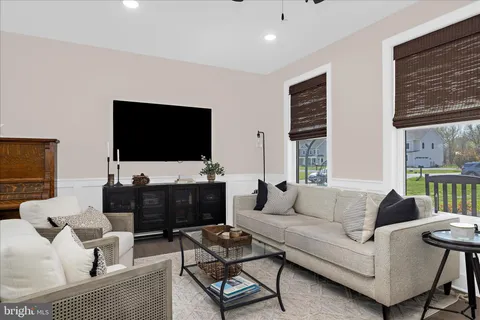 $869,900 | 122 North Lake Drive, Stevensville, MD 21666