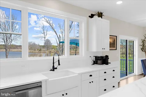 $875,000 | 122 North Lake Drive, Stevensville, MD 21666