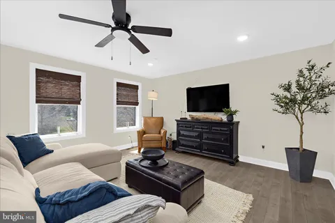 $869,900 | 122 North Lake Drive, Stevensville, MD 21666