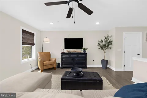 $869,900 | 122 North Lake Drive, Stevensville, MD 21666
