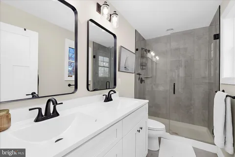 $869,900 | 122 North Lake Drive, Stevensville, MD 21666