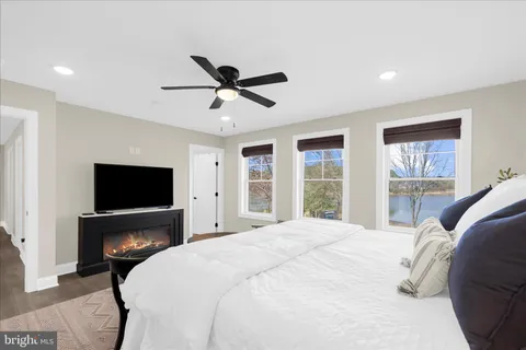 $875,000 | 122 North Lake Drive, Stevensville, MD 21666