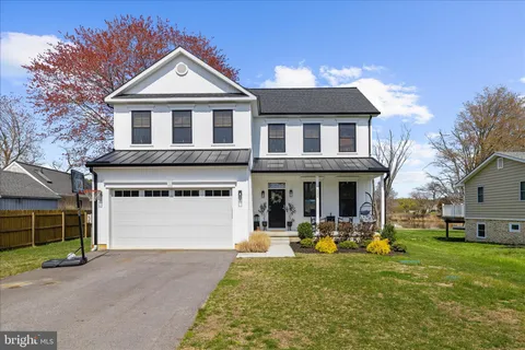 $869,900 | 122 North Lake Drive, Stevensville, MD 21666