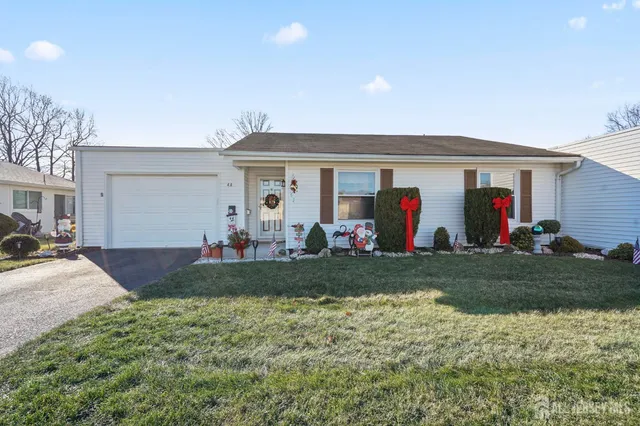 $359,900 | 4 Aspen Plaza, Unit A, Monroe Township, NJ 08831