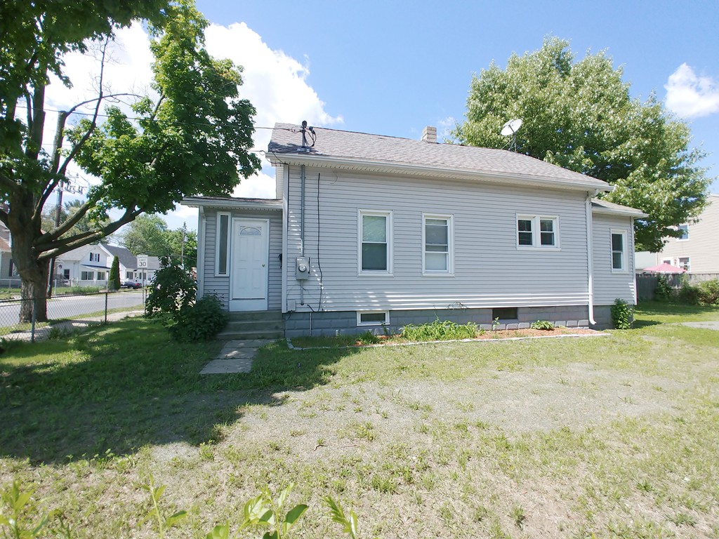 23 Merrimac Avenue Springfield, MA 01104 - Photo 3 of 14 Gallery Image 3