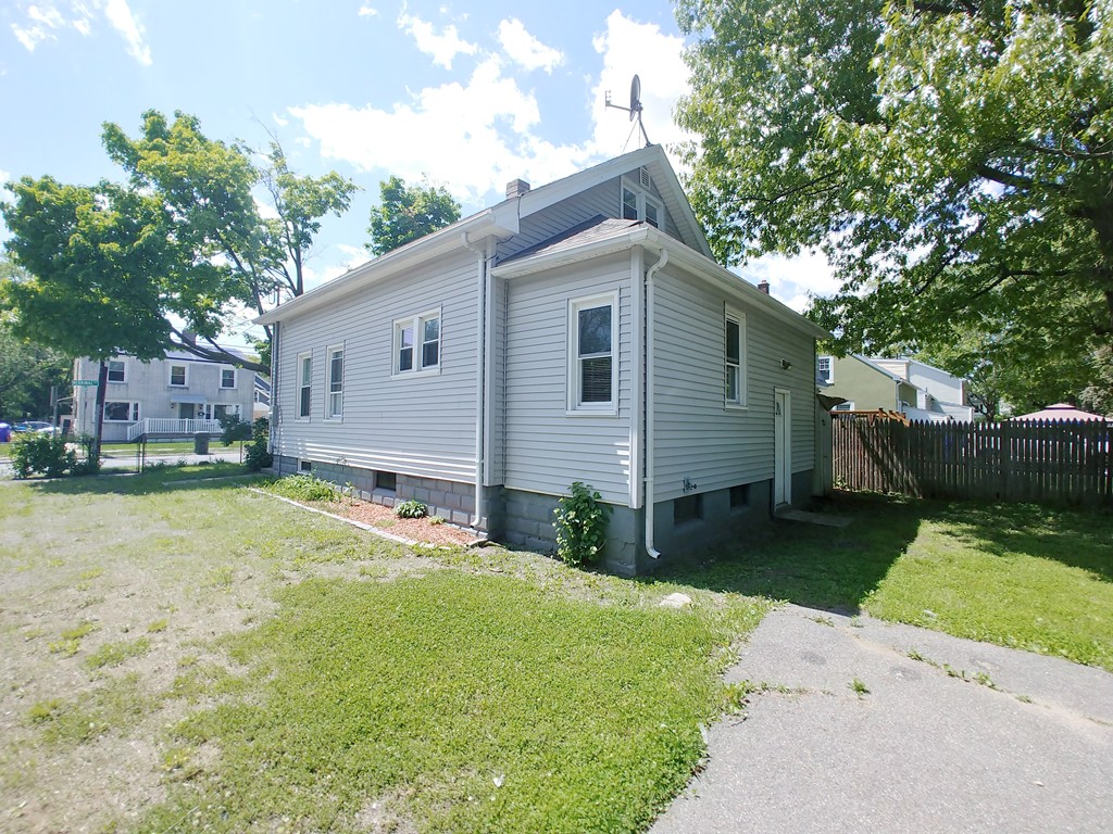 23 Merrimac Avenue Springfield, MA 01104 - Photo 4 of 14 Gallery Image 4
