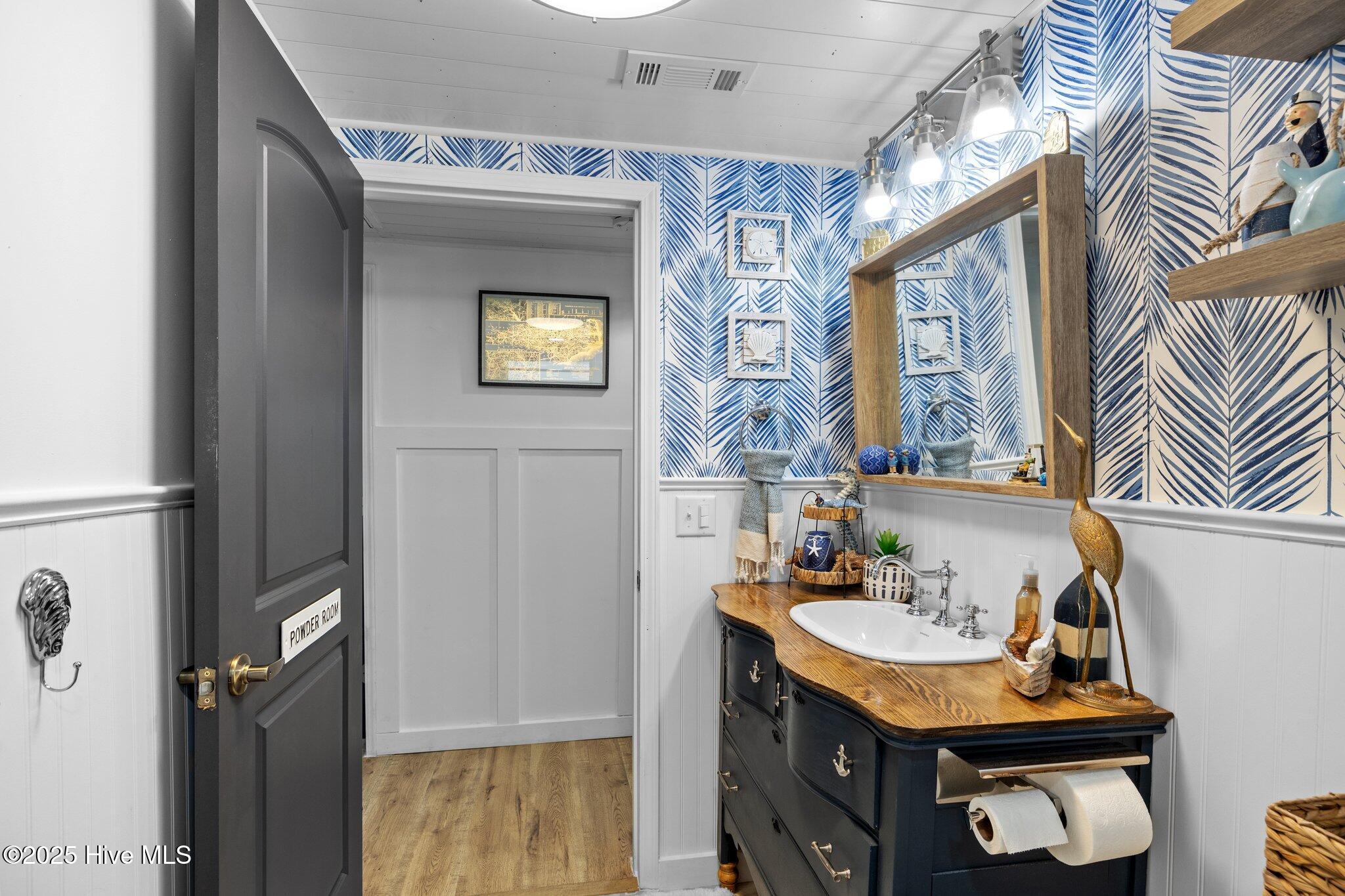 190 Arrington Road Beaufort, NC 28516 - Photo 14 of 33 Hall Bath
