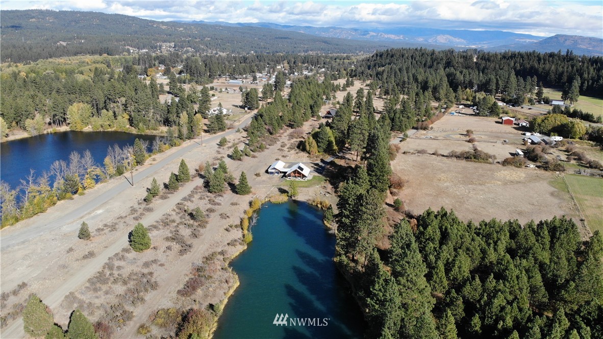 0 Westside Road Cle Elum, WA 98922 - Photo 20 of 31 a view of a city with mountains in the background