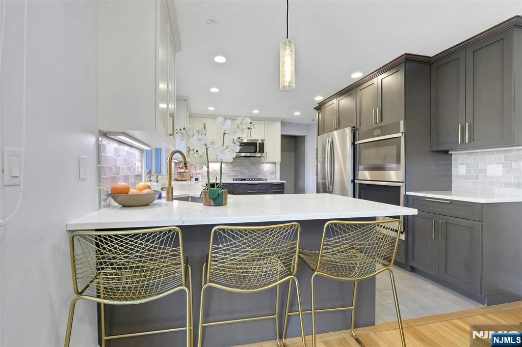 514 Rutland Avenue Teaneck, NJ 07666 - Photo 9 of 40
