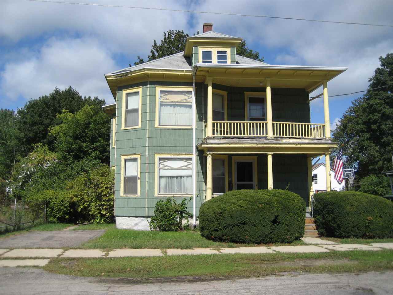 57 Chestnut Street Rochester, NH 03867 - Photo 1 of 7