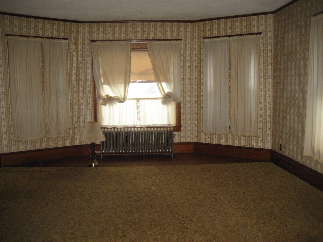 57 Chestnut Street Rochester, NH 03867 - Photo 3 of 7