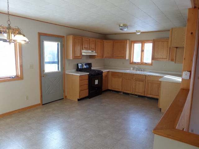3458 Rocky Shores Road Rhinelander, WI 54501 - Photo 2 of 12 Gallery Image 2