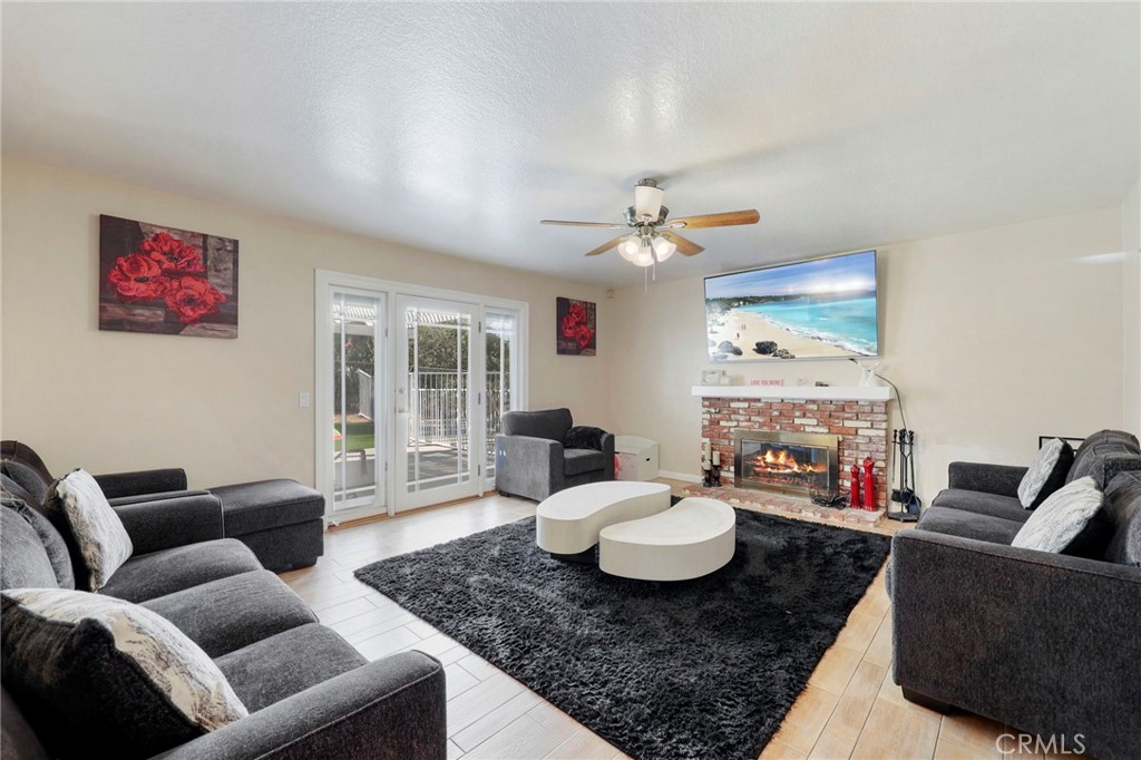 16891 Mariposa Avenue Riverside, CA 92504 - Photo 34 of 50 Family Room