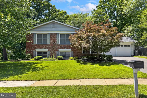 $850,000 | 6908 Rochambeau Place, Springfield, VA 22153