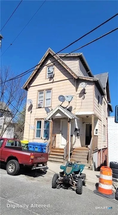 8 Lawrence Street Waterbury, CT 06708 - Photo 1 of 8 Gallery Image 1