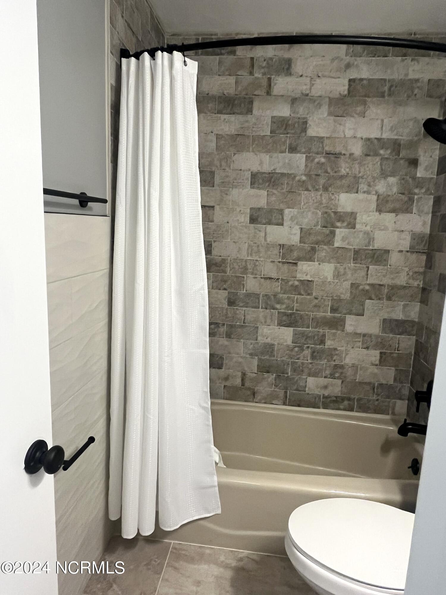 646 Buck Boone Road Conway, NC 27820 - Photo 20 of 44 Hall Bath 1
