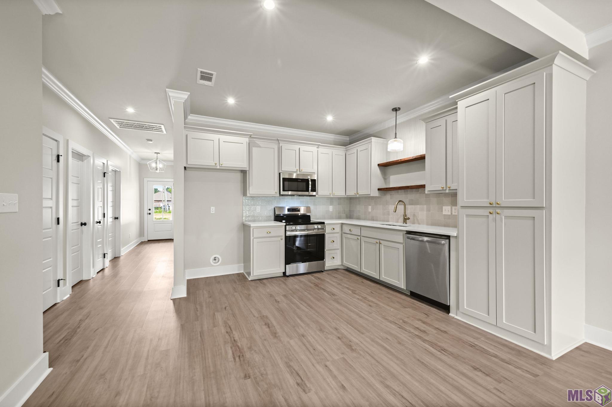 8007 Arnold Road, Unit 3B Denham Springs, LA 70726 - Photo 4 of 17