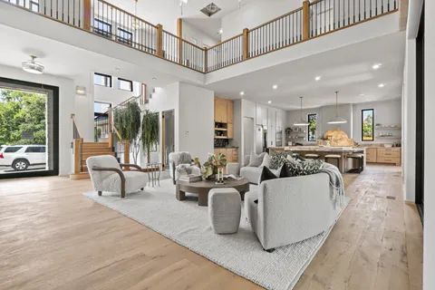 $4,550,000 | 860 Brook Hollow Road, Nashville, TN 37205