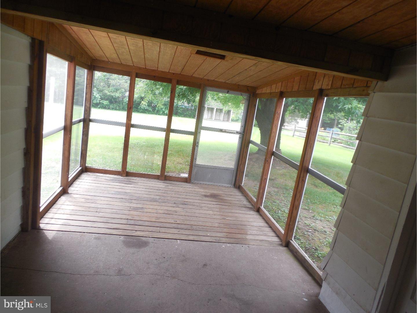 36 Laurel Road Southampton, PA 18966 - Photo 8 of 12 Patio