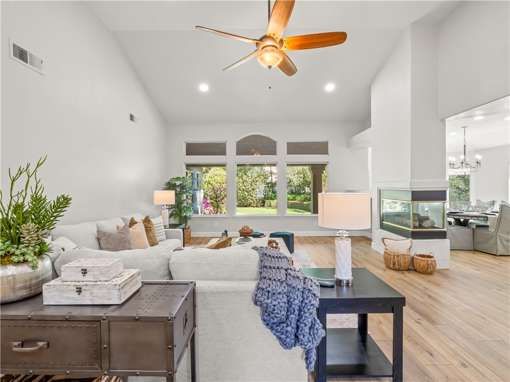 1582 East Revere Road Fresno, CA 93720 - Photo 3 of 49