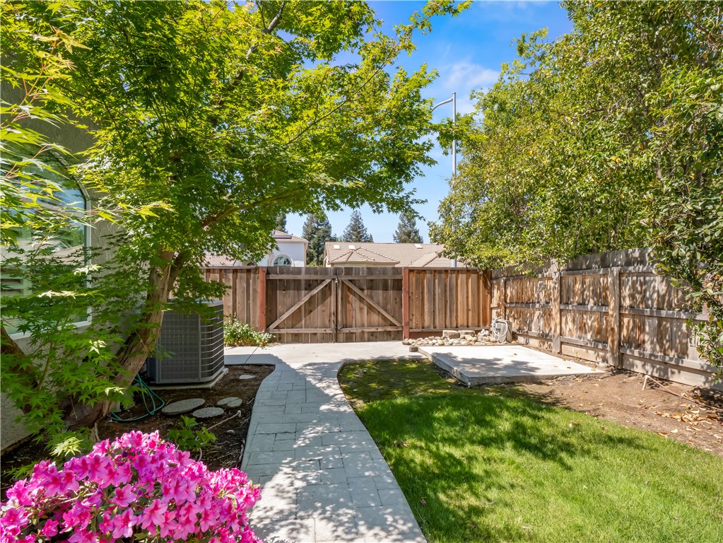 1582 East Revere Road Fresno, CA 93720 - Photo 45 of 49