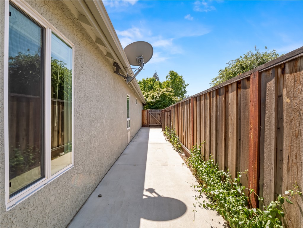 1582 East Revere Road Fresno, CA 93720 - Photo 46 of 49