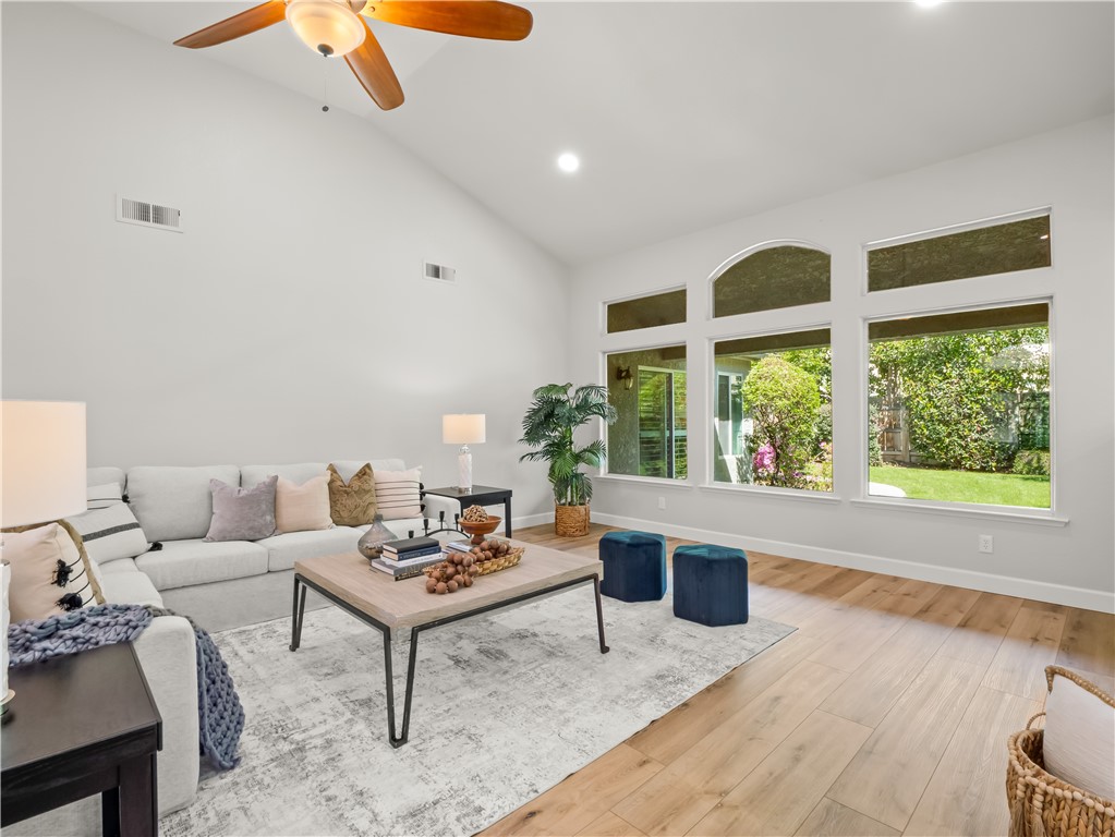 1582 East Revere Road Fresno, CA 93720 - Photo 7 of 49